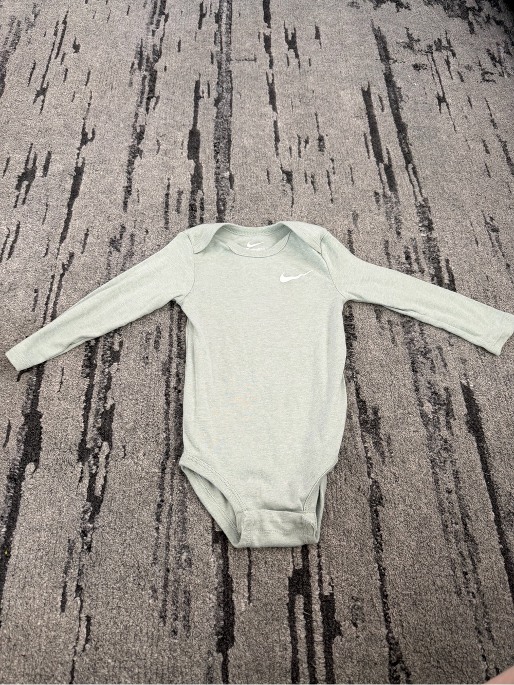 18M Nike Baby Long-Sleeve One-Piece in Light green